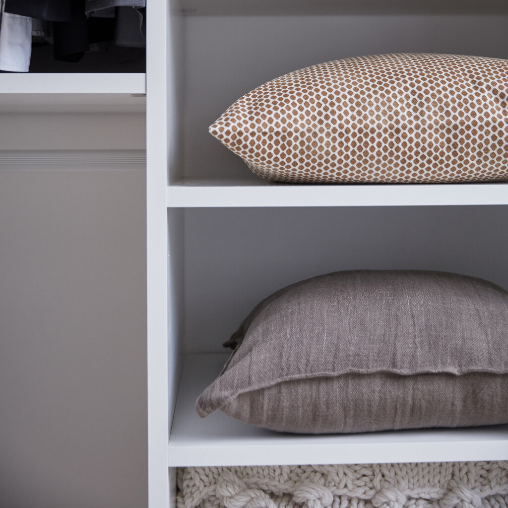 Garderobeinnredning hylle