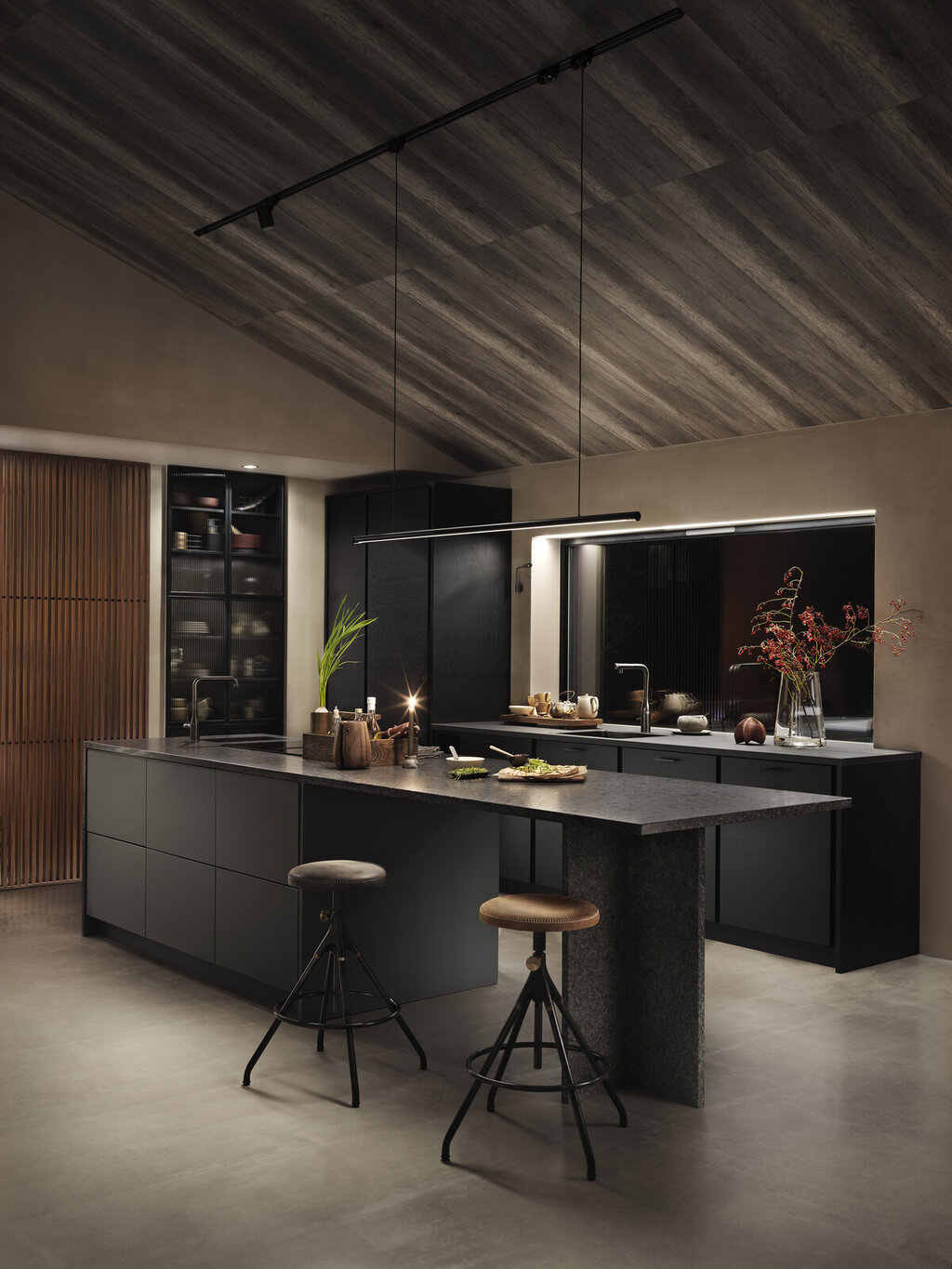 Kjøkkeninspiration Bistro eik svartbeis Fenix grafittgrå Kjøkkeninspiration Bistro eik svartbeis Fenix grafittgrå