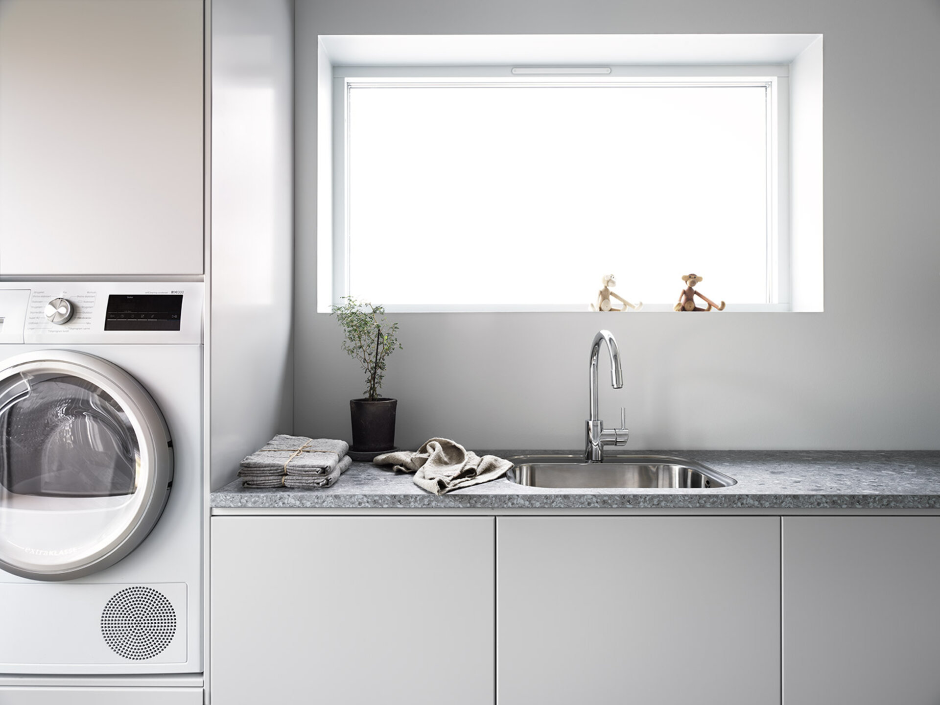 Oppbevaring inspirasjon Bistro perlegrå - klesvask