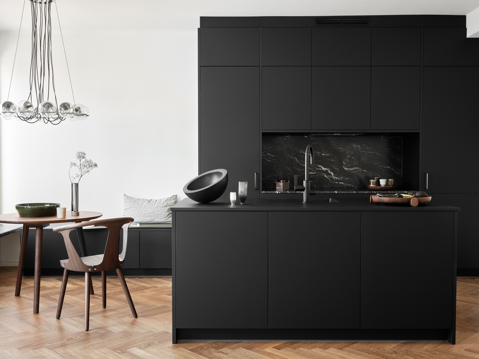 Kjøkkeninspiration Fenix svart