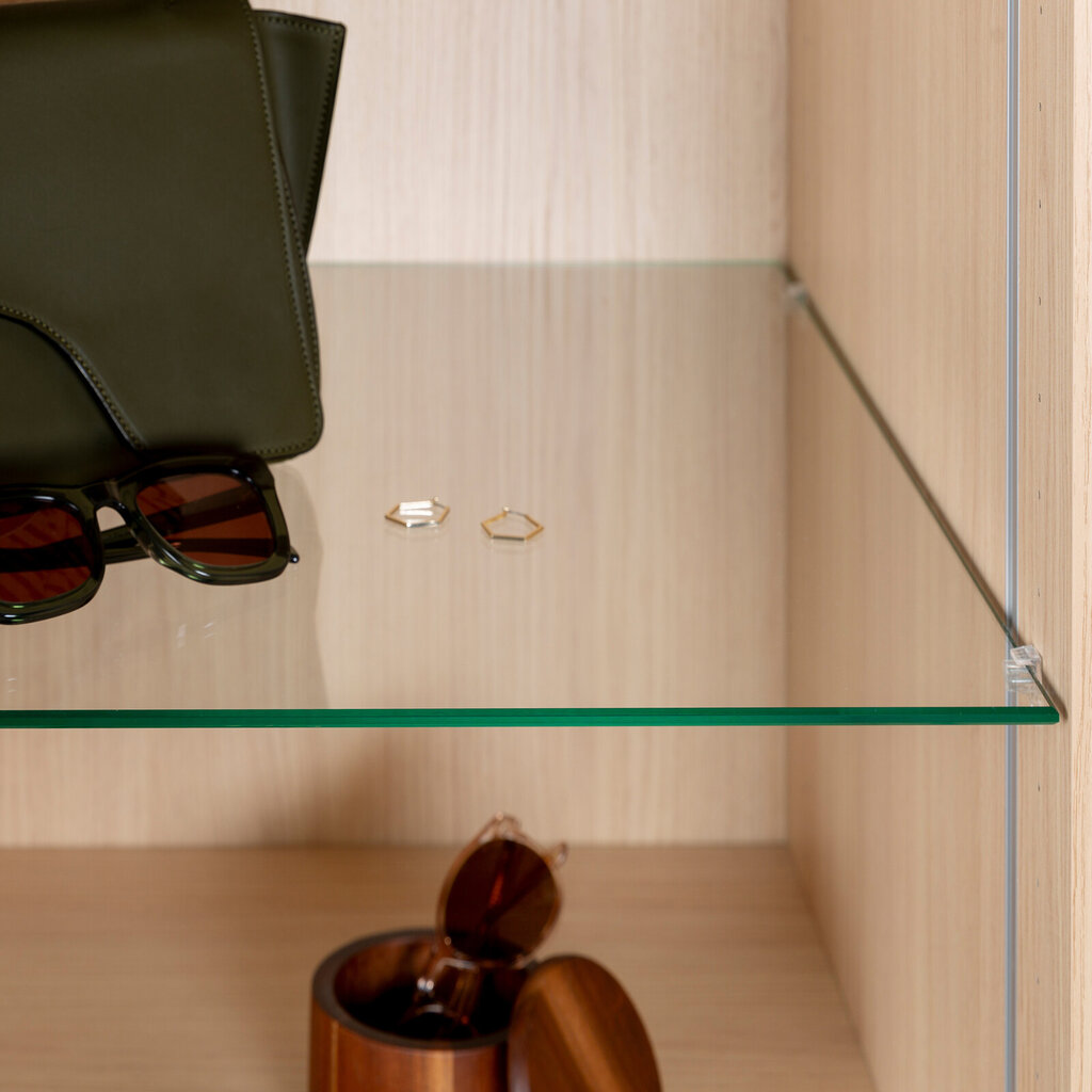 Garderobeinnredning glasshylle klarglass Garderobeinnredning glasshylle klarglass