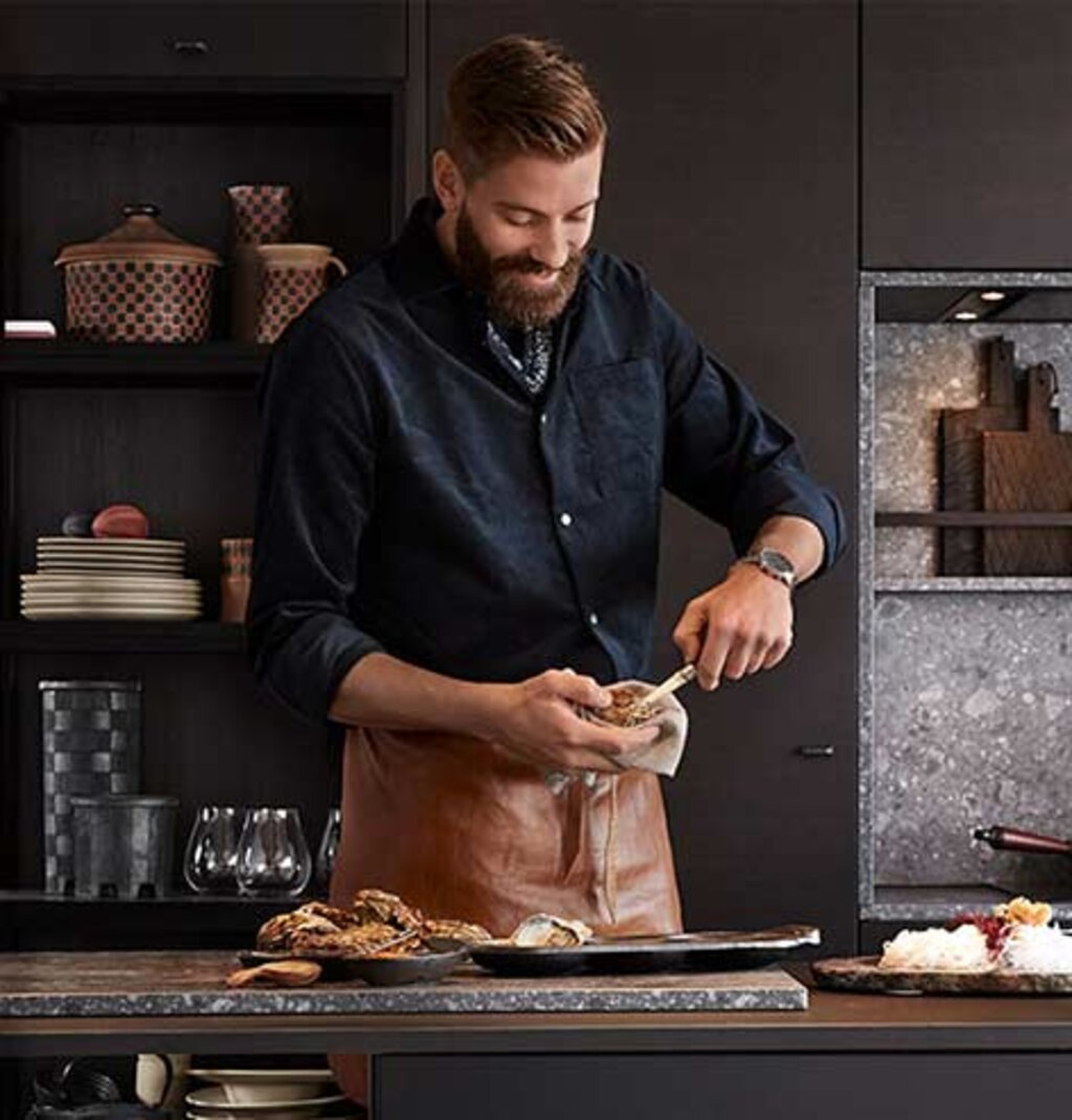 Kjøkken - Bistro svart brunbeis Kjøkken - Bistro svart brunbeis