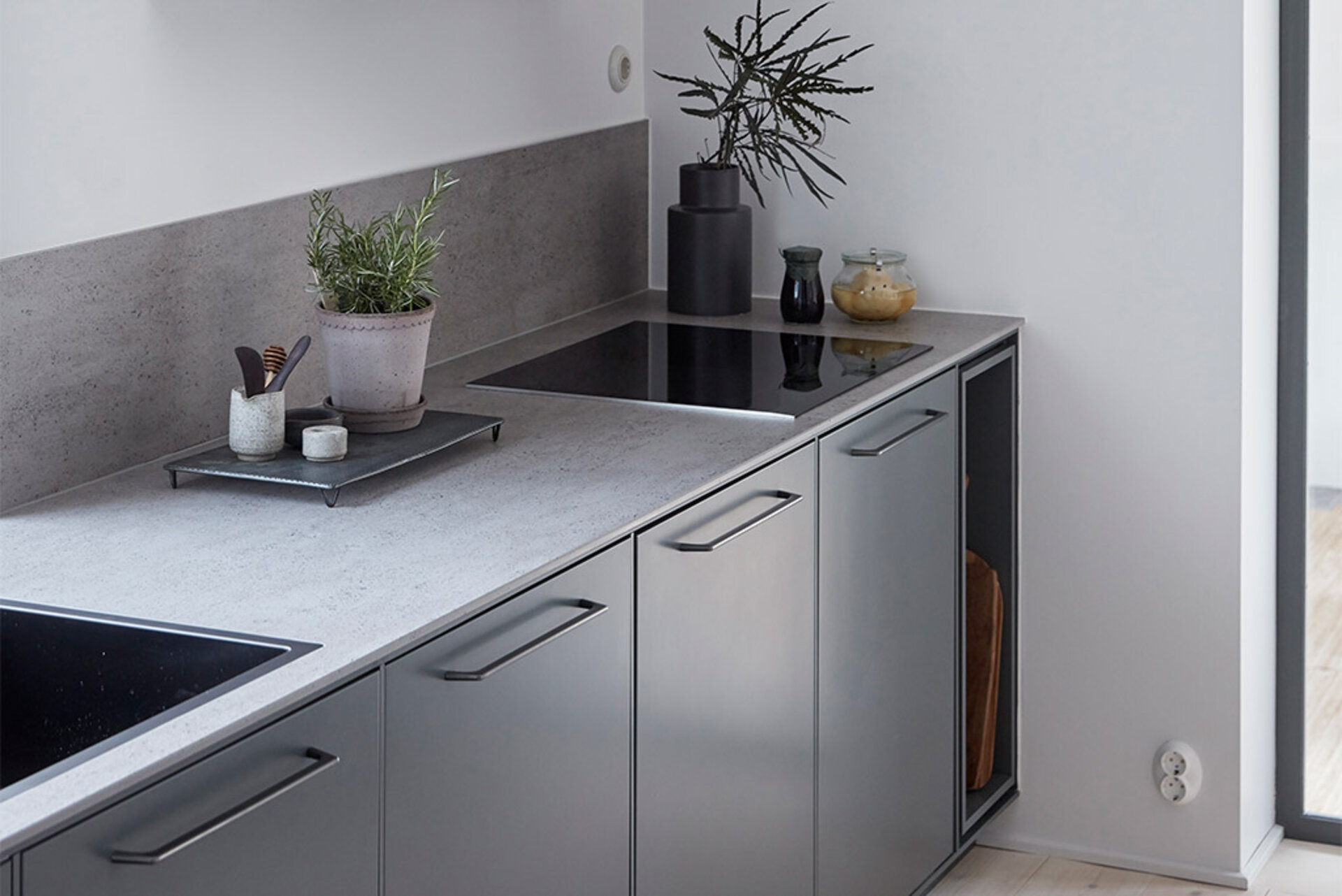 Kjøkken - Benkeplate i dekton Kjøkken - Benkeplate i dekton