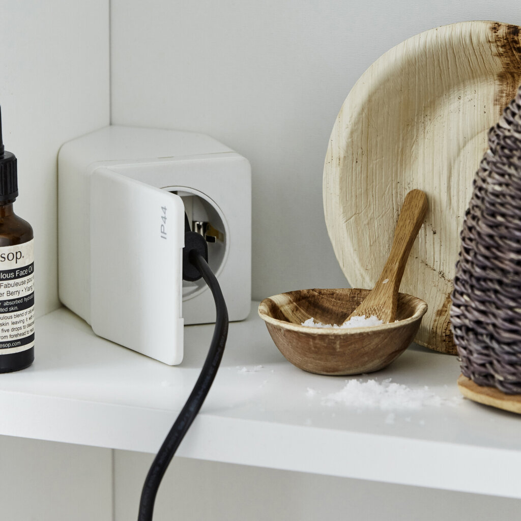 Stikkontakt skap hvit