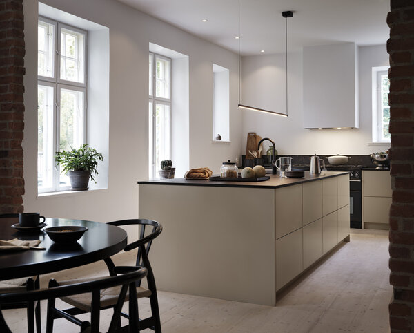 Kjøkkeninspirasjon Bistro østersbeige Kjøkkeninspirasjon Bistro østersbeige