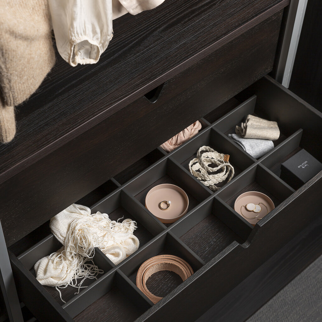 Garderobeinnredning skuffeindeling 15 røkt eik