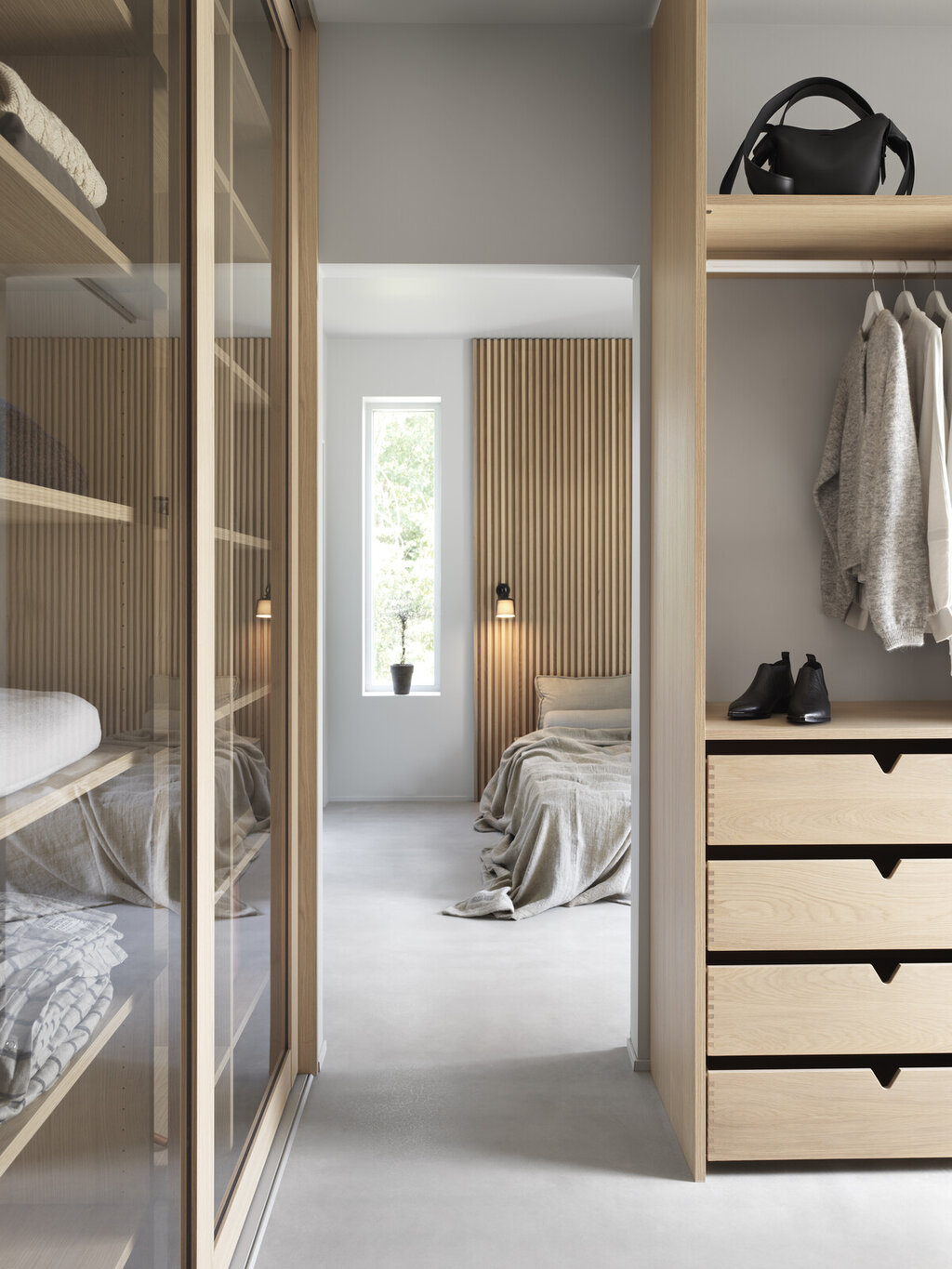 Garderobeinspirasjon Showstopper lys eik