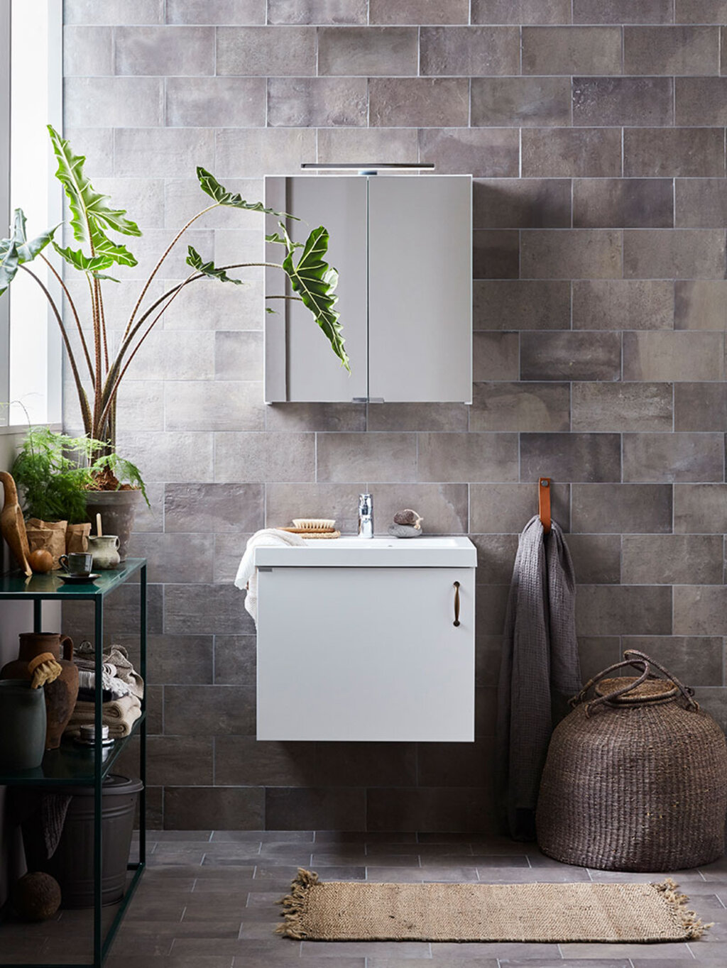 Monteringsanvisning speilskap og lysarm Monteringsanvisning speilskap og lysarm