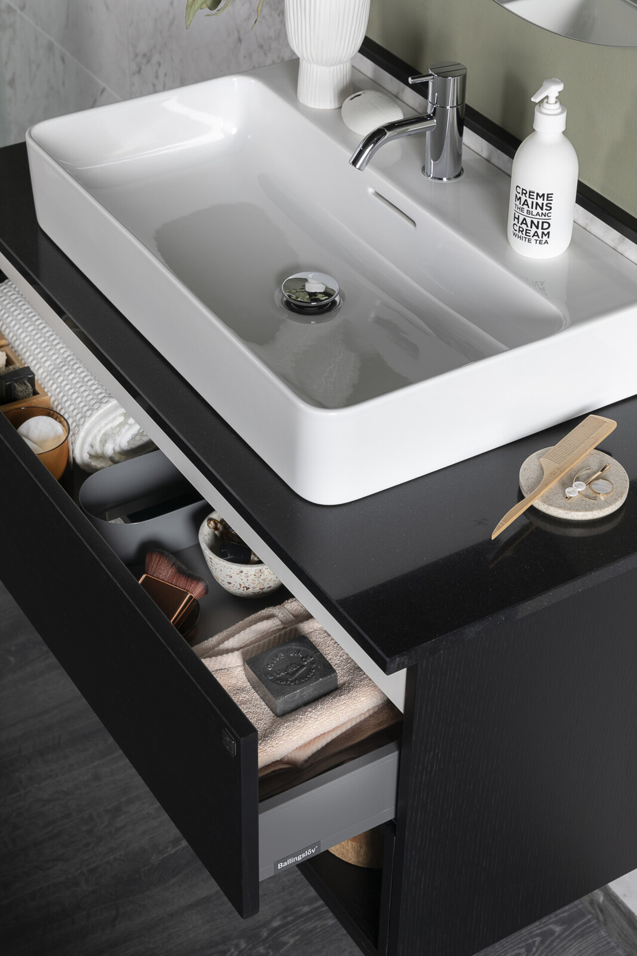 Baderomsinspirasjon Bright eik svart 100 Baderomsinspirasjon Bright eik svart 100